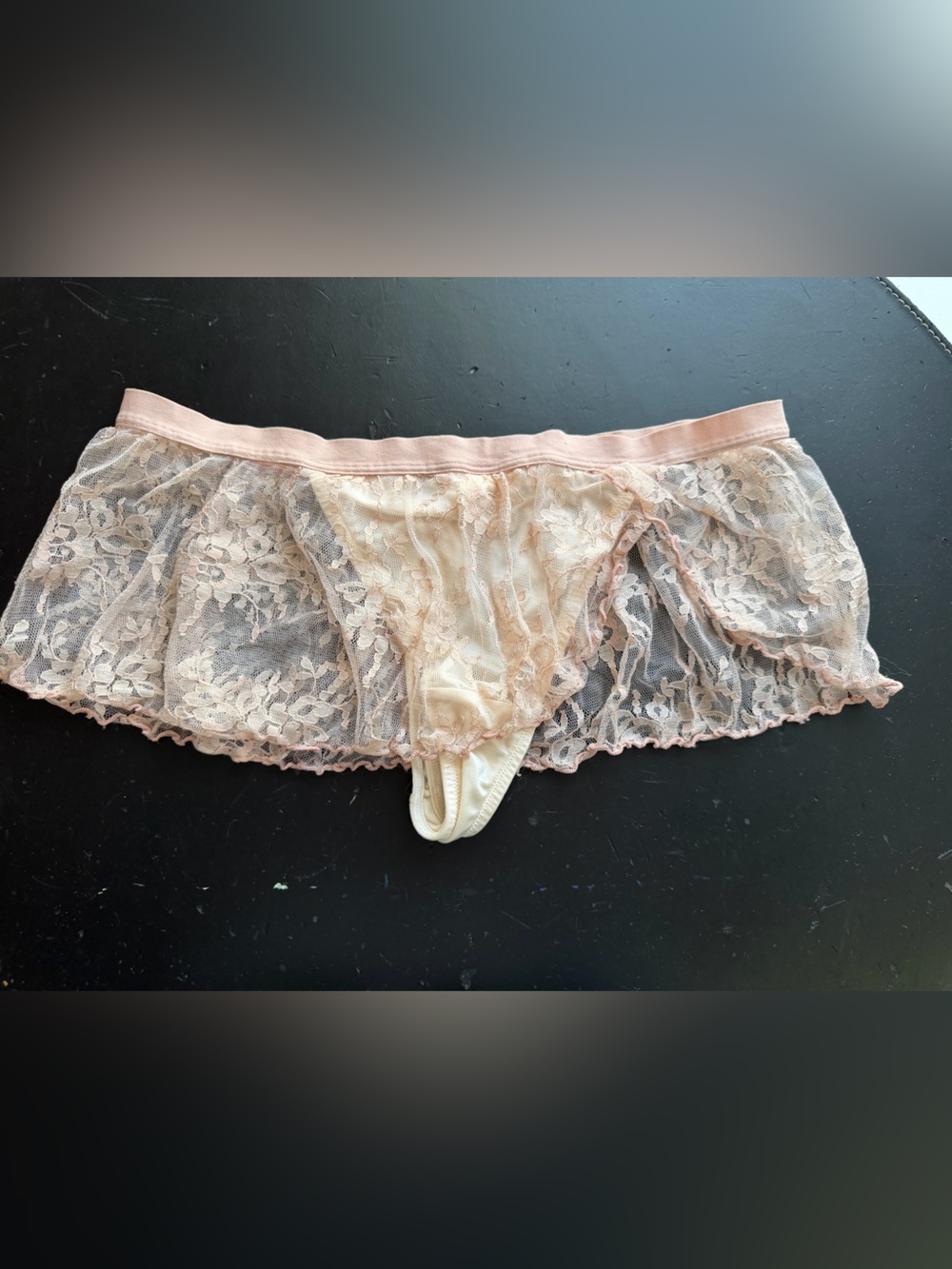 Maidenform Vintage Lace Skirted Thong Lingerie – Size 7 / L